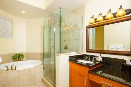 Grand Marina Suite -Waterfront Condo كي وست المظهر الخارجي الصورة